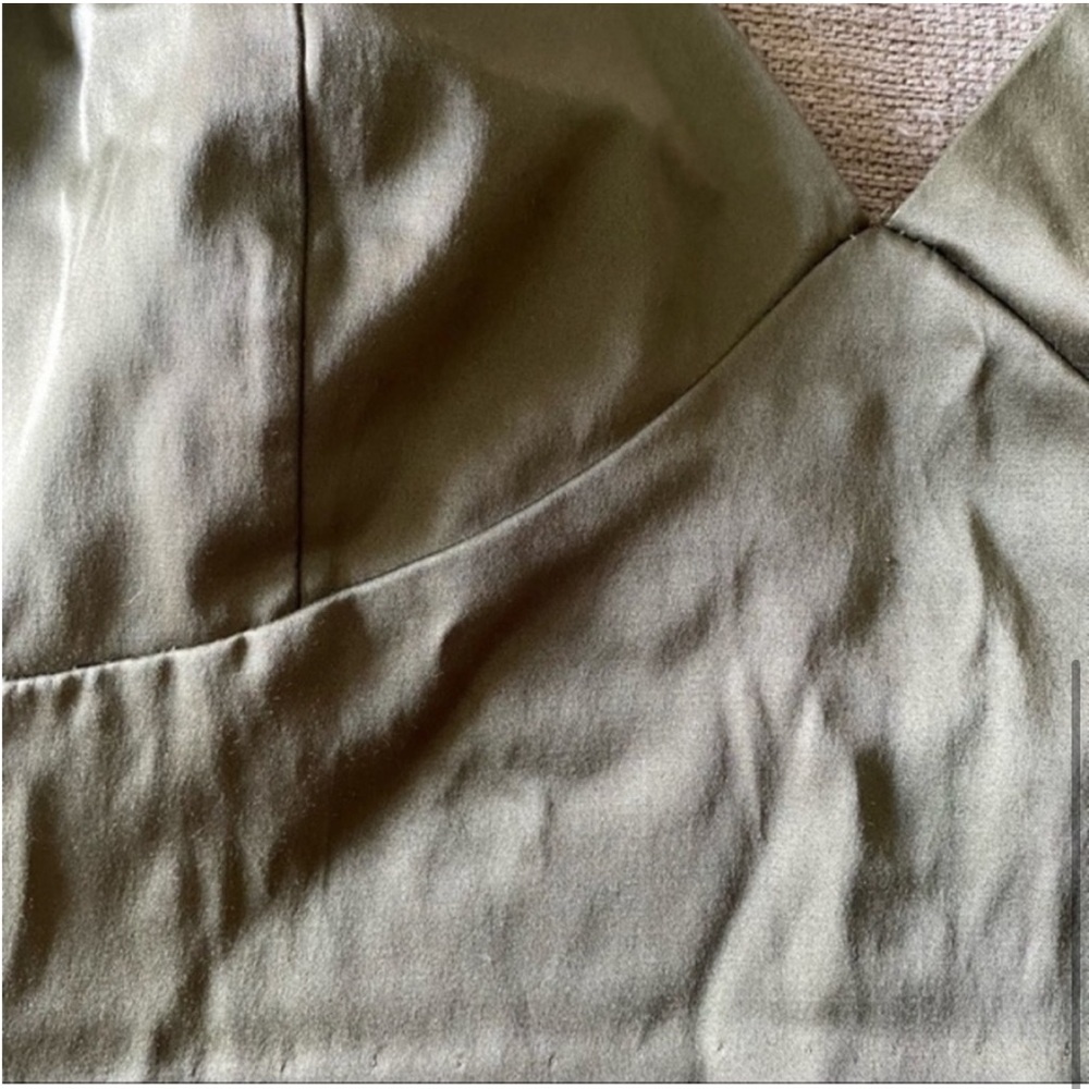 Windsor Satin Cropped Tank - Picture 6 of 7